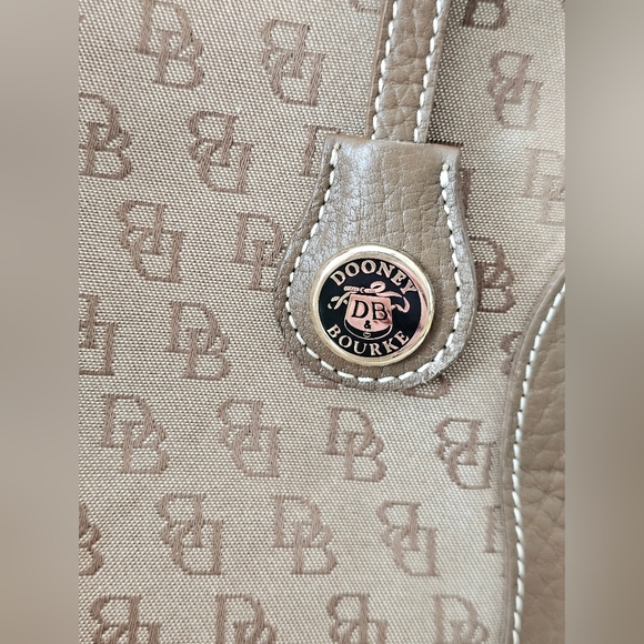 Vintage Dooney & Bourke Shoulder Bag - Picture 4 of 8